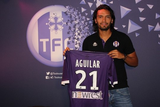 La recrue colombienne Abel Aguilar s'exprime au micro de TFC TV