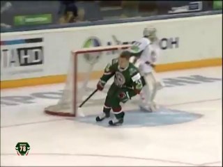 Hockey sur glace : Vladimir Tkachyov tourne quatre fois sur lui-même avant de marquer