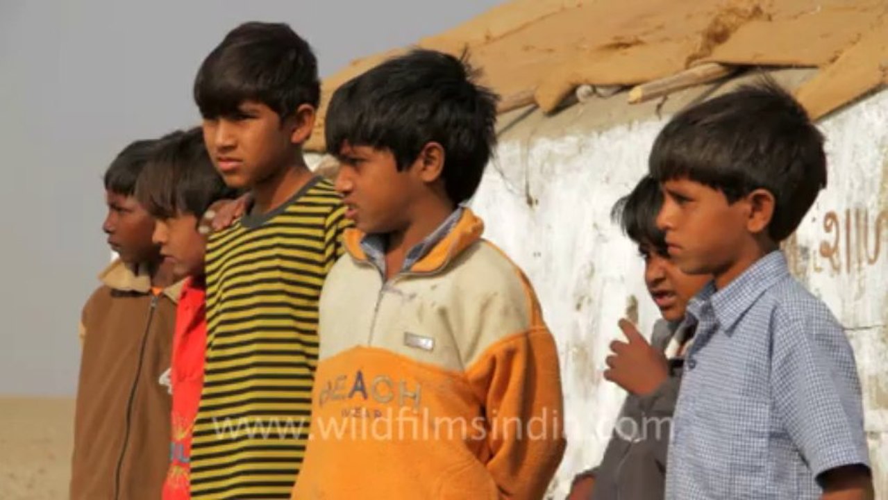 Gujarat-Shool in desert-1