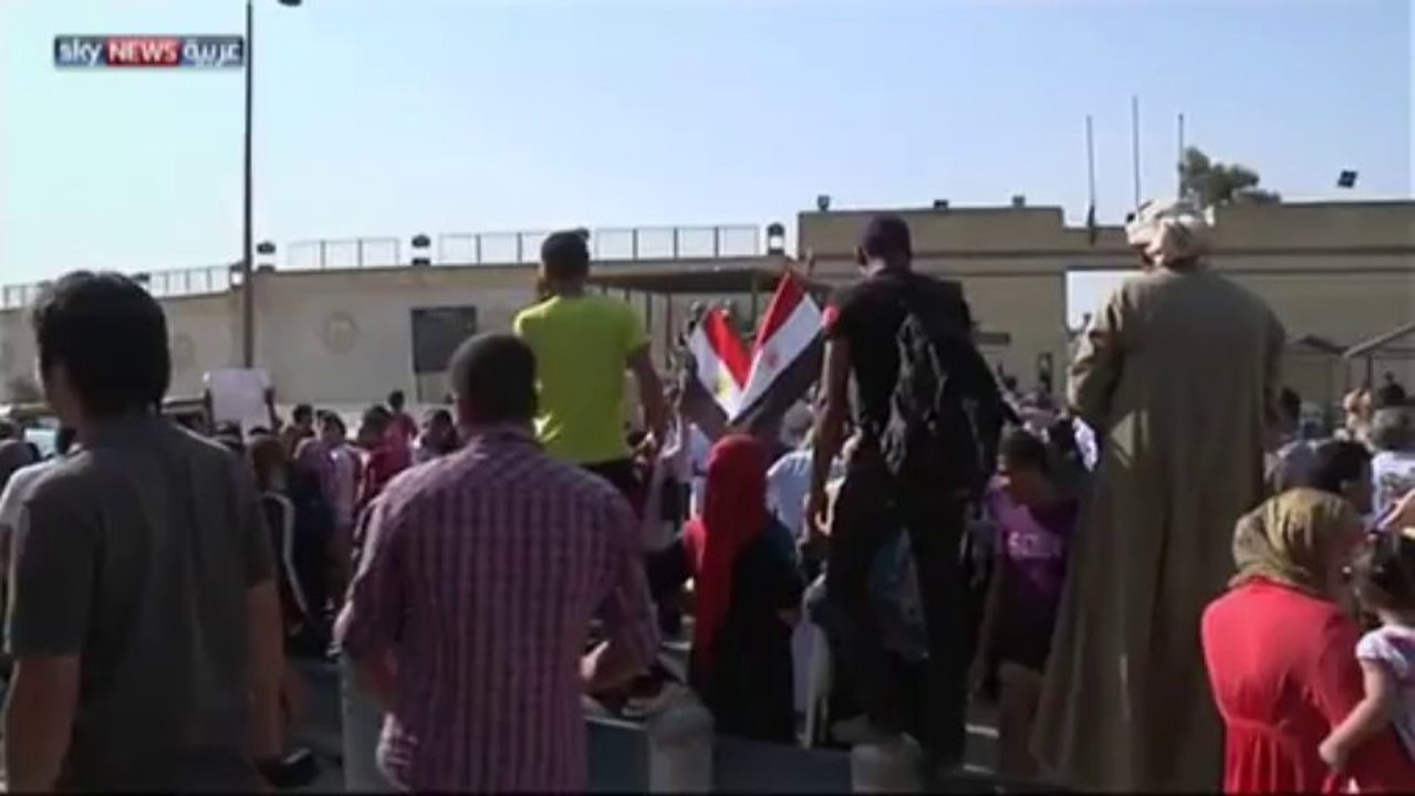 مبارك يغادر طرة على متن طائرة مروحية