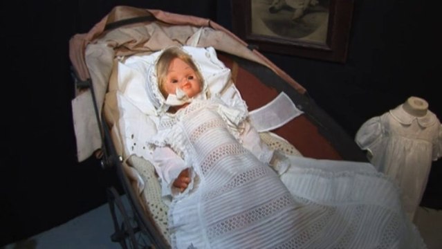 Exposition sur les traditions Normandes au musée des sapeurs pompiers de Montville : le baptême