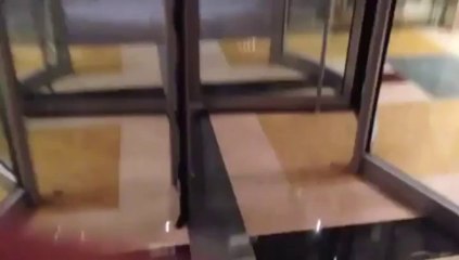 Un gars troll les fans de Justin Bieber