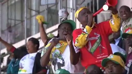 Mugabe yemin töreninde Batı'yı eleştirdi