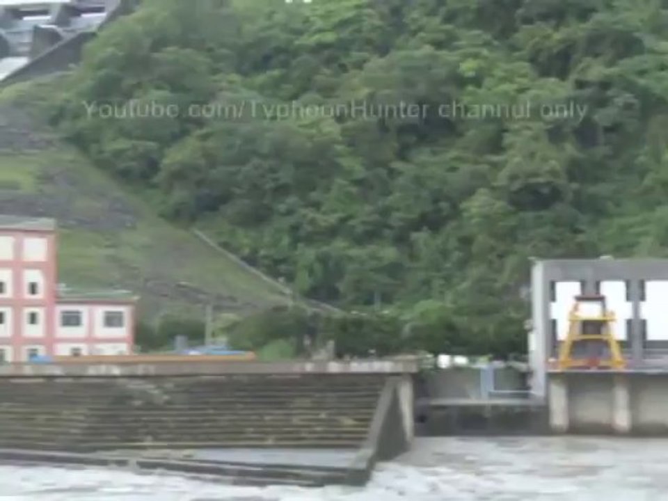 La formación de una impresionante cascada en China tras intensas lluvias