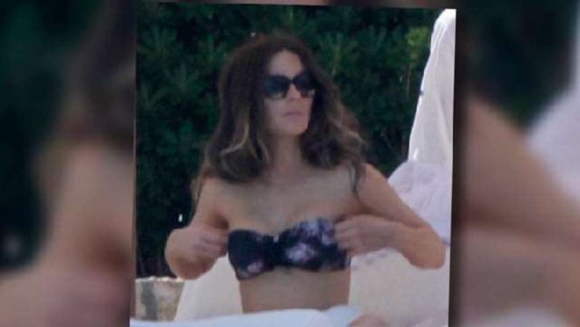 Kate Beckinsale Flaunts Bikini Body