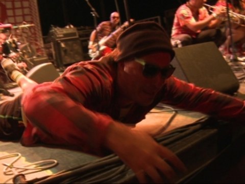 Chico Trujillo - Tus Besos Son Show en Vivo