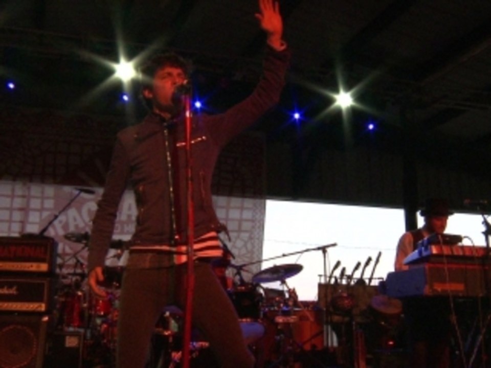 Outernational - Walking Dead en vivo