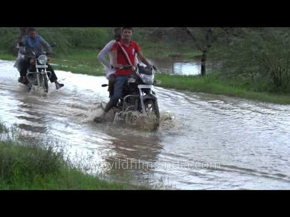 Gushing through the floods: Sonkhaliya monsoon