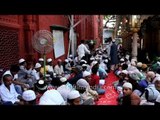 Muslims gathered for Iftar at the world famous Dargah of Hazrat Nizamuddin