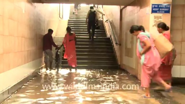 water logging in subway-2