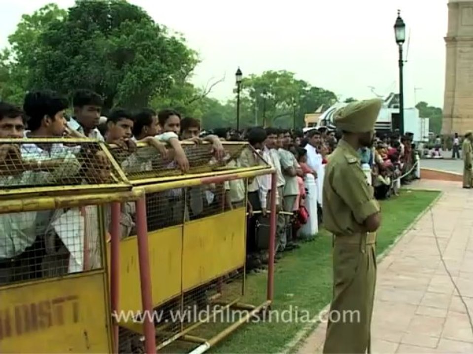 Delhi welcomes Olympic torch relay