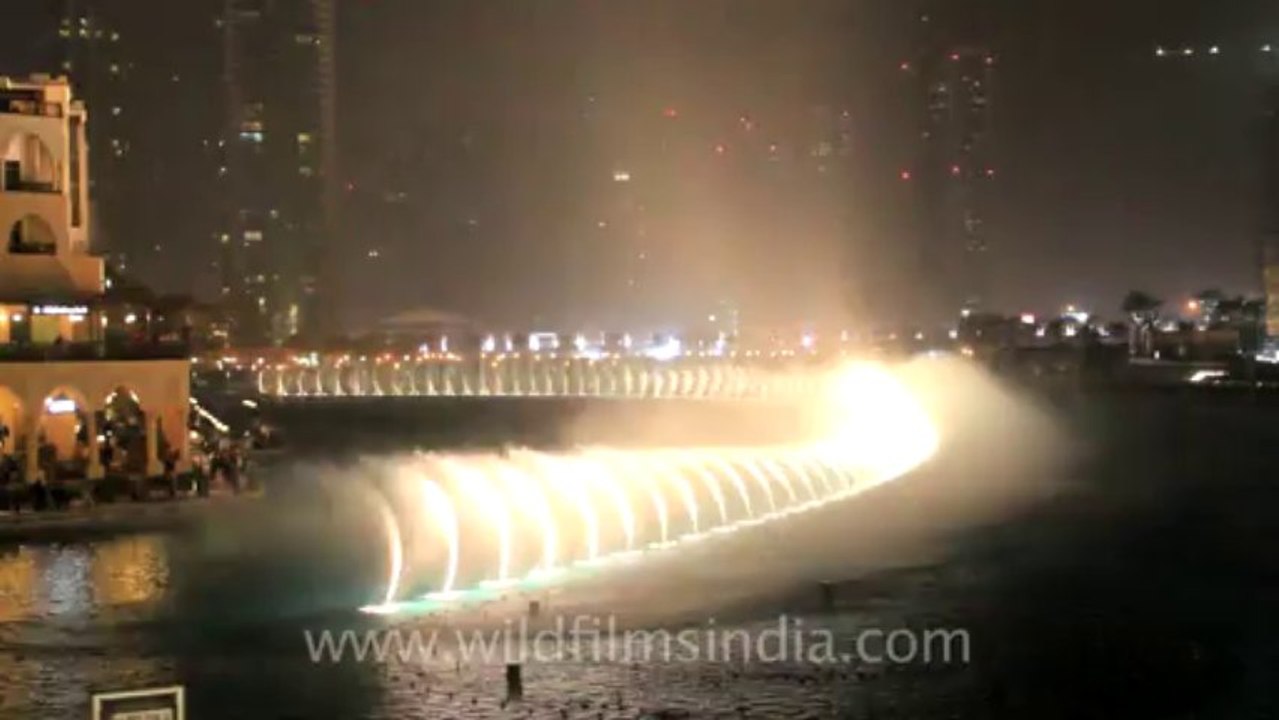 musical fountain in dubai city