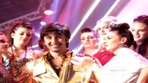 Ranbir Kapoor sings in Besharam