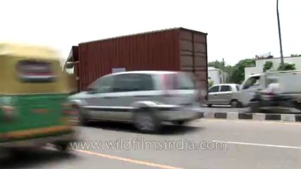 Car accident-delhi-hdv-594-5