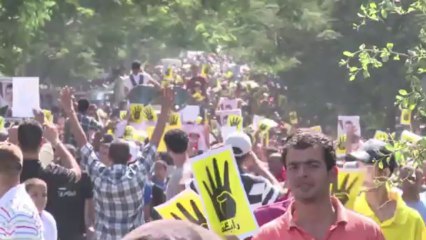 مناصرو الاخوان في مصر يتظاهرون في جمعة الشهداء