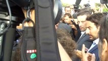 La Rochelle: Manuel Valls interpellé par un entrepreneur en colère