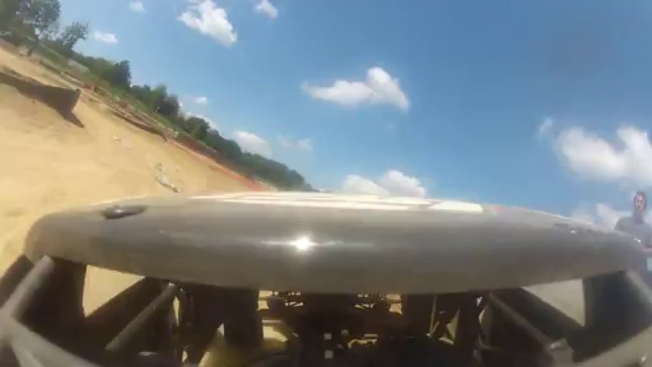 1 er essais losi 5ive T piste modèlisme golbey (4/4)