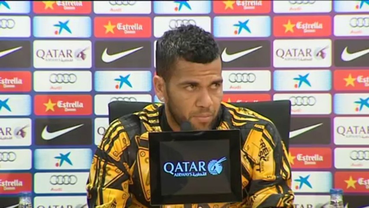 Alves sobre Messi: "A veces, los Ferrari tienen que pasar por el taller"