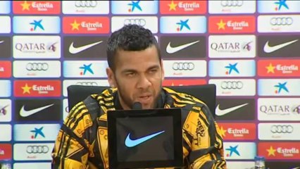 Alves sale al paso de los rumores sobre el estado físico de Messi