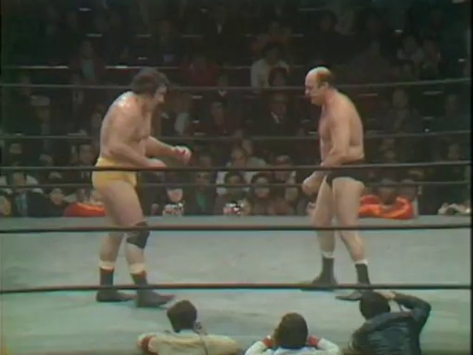 Verne Gagne (c) vs Billy Robinson - 2/3 Falls - (IWE 11/20/74)