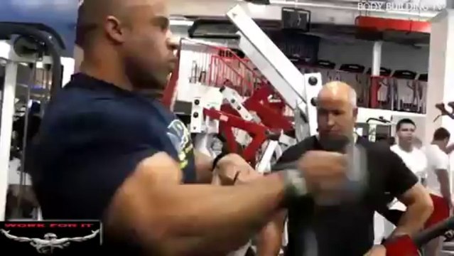 Victor Martinez and Jon De La Rosa - Back Workout 5 Weeks out from 2013 Mr. Olympia