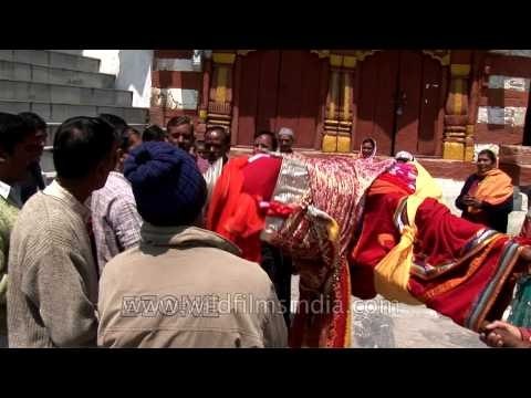 Ritual blessings by Goddess Ganga: Gangotri temple