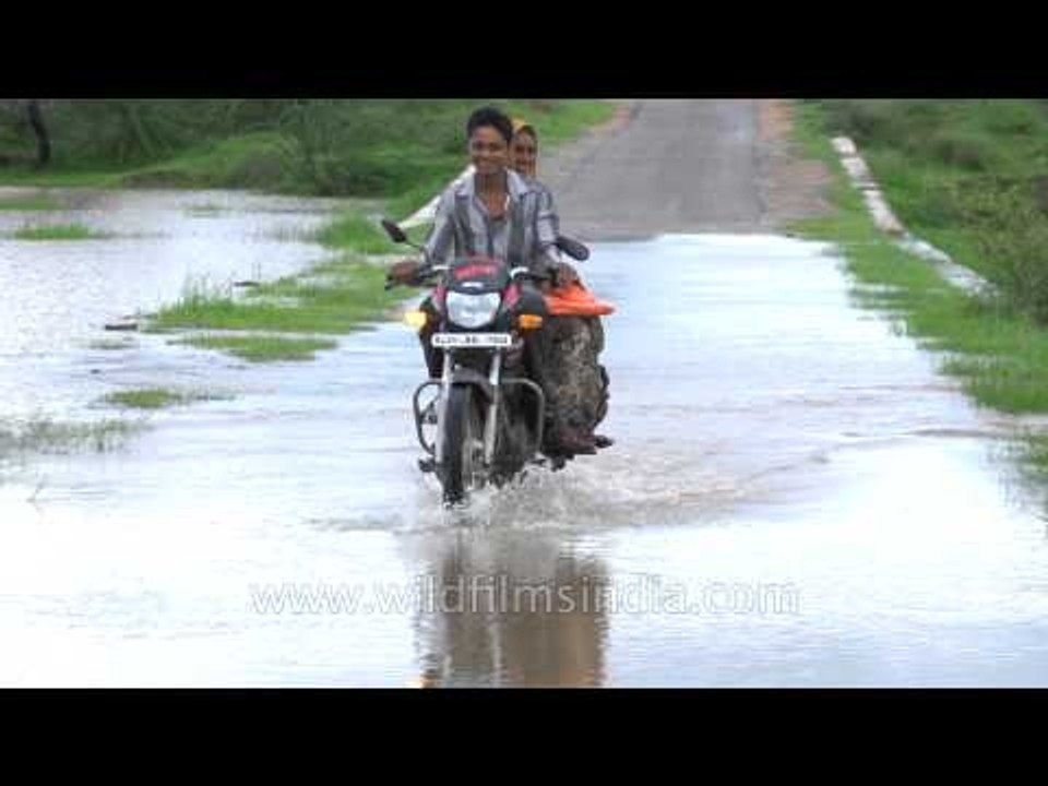 Splashing the flooded road: In slow motion