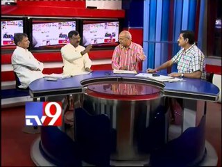 Chiru meets Sonia, bats for Hyderabad as UT