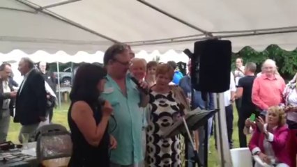 Gérard Depardieu chante "Jolie Môme"