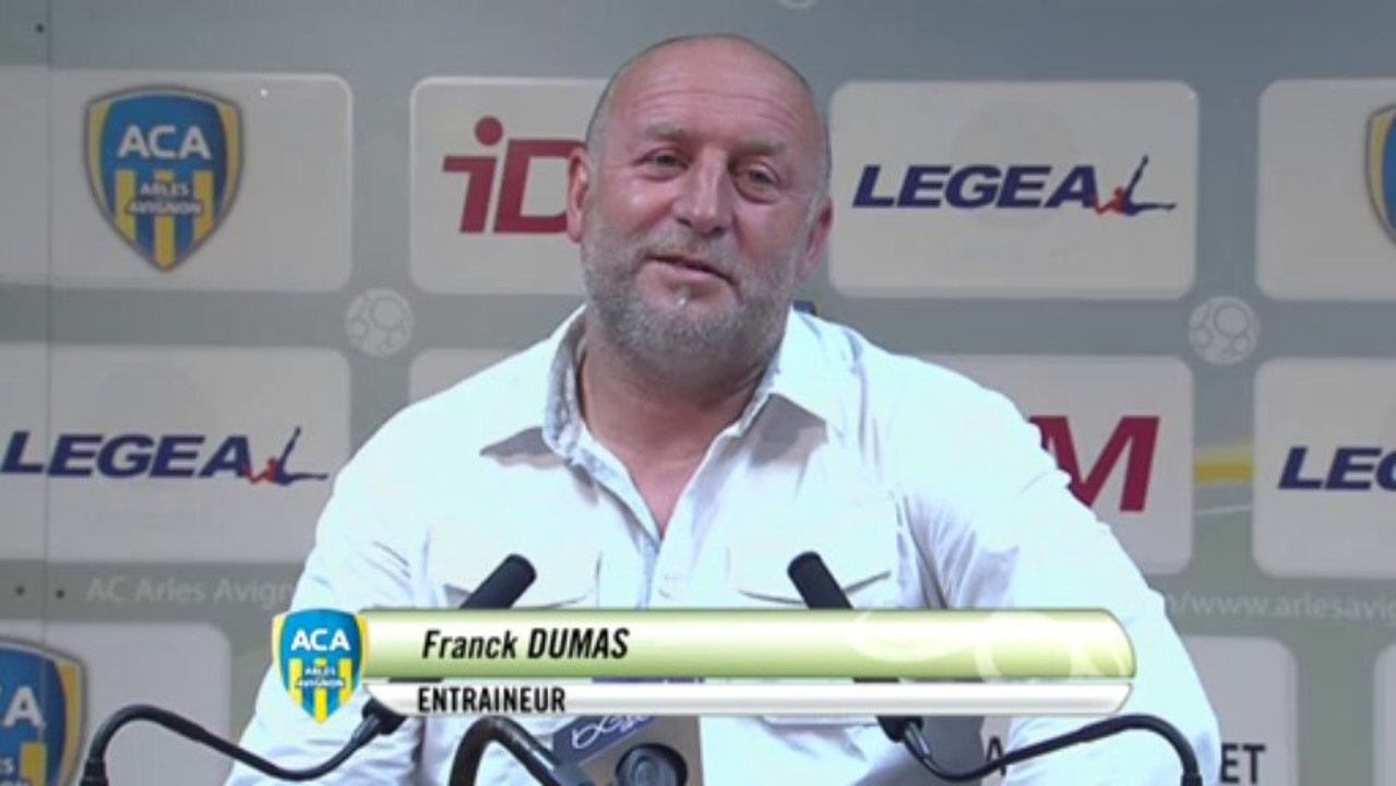 Conférence de presse AC Arles Avignon - Clermont Foot (1-0) : Franck  DUMAS (ACA) - Régis BROUARD (CF63) - 2013/2014