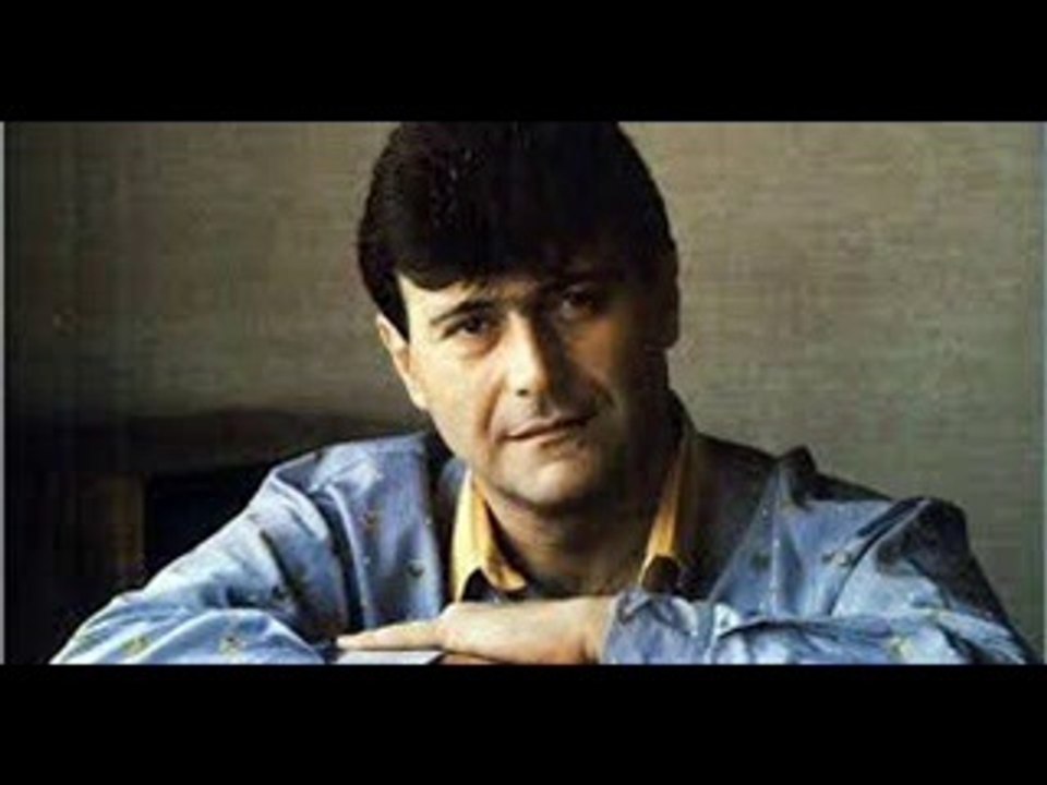 Ferdi Özbeğen Bir Şarkımız Vardı