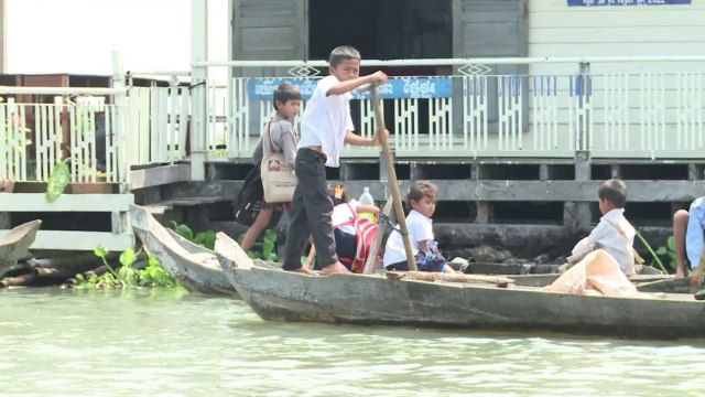 Au Cambodge, l'exode menace les villages flottants du Tonlé Sap