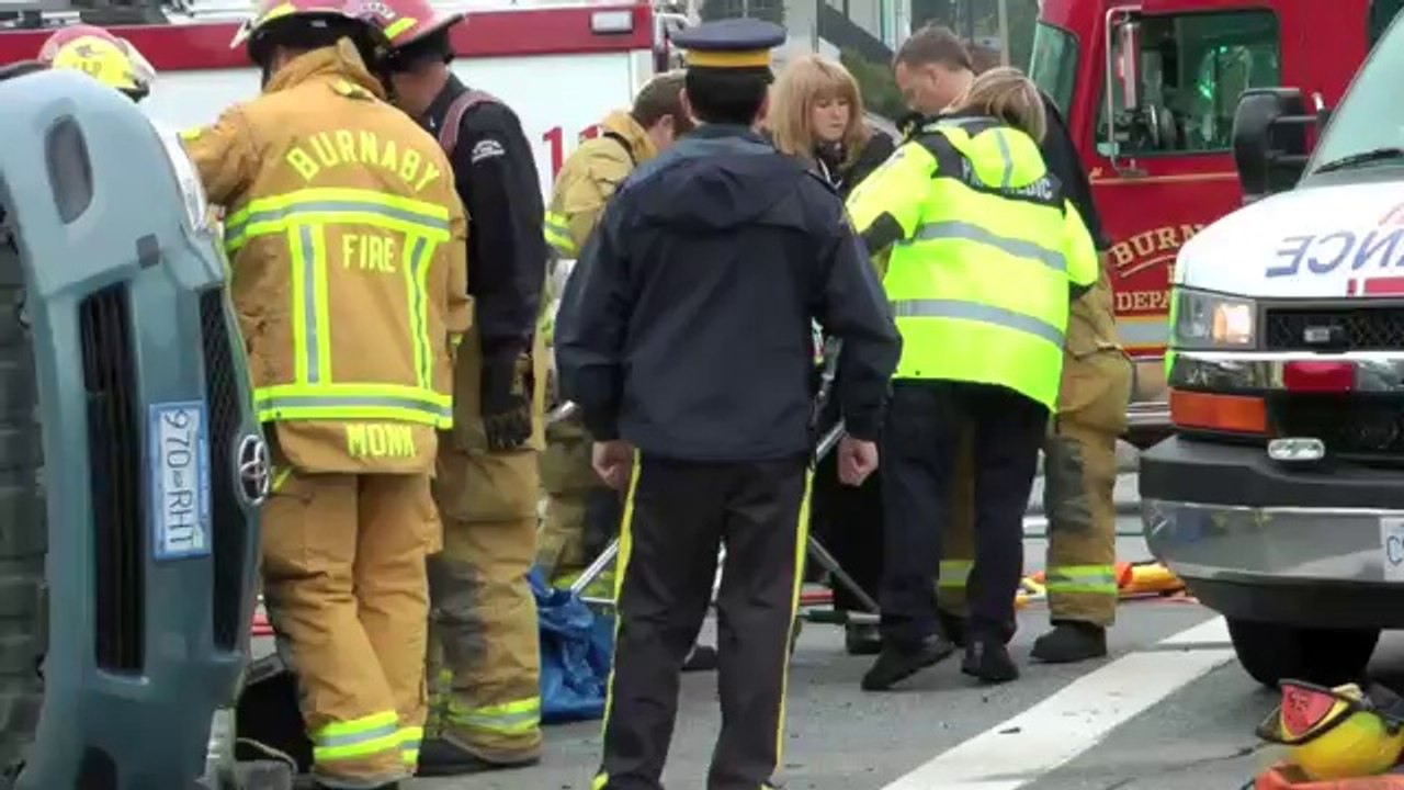 BURNABY CAR CRASH ROLL OVER RESCUE LOUGHEED HWY & GILMORE AVE MAY 21 2011.mov