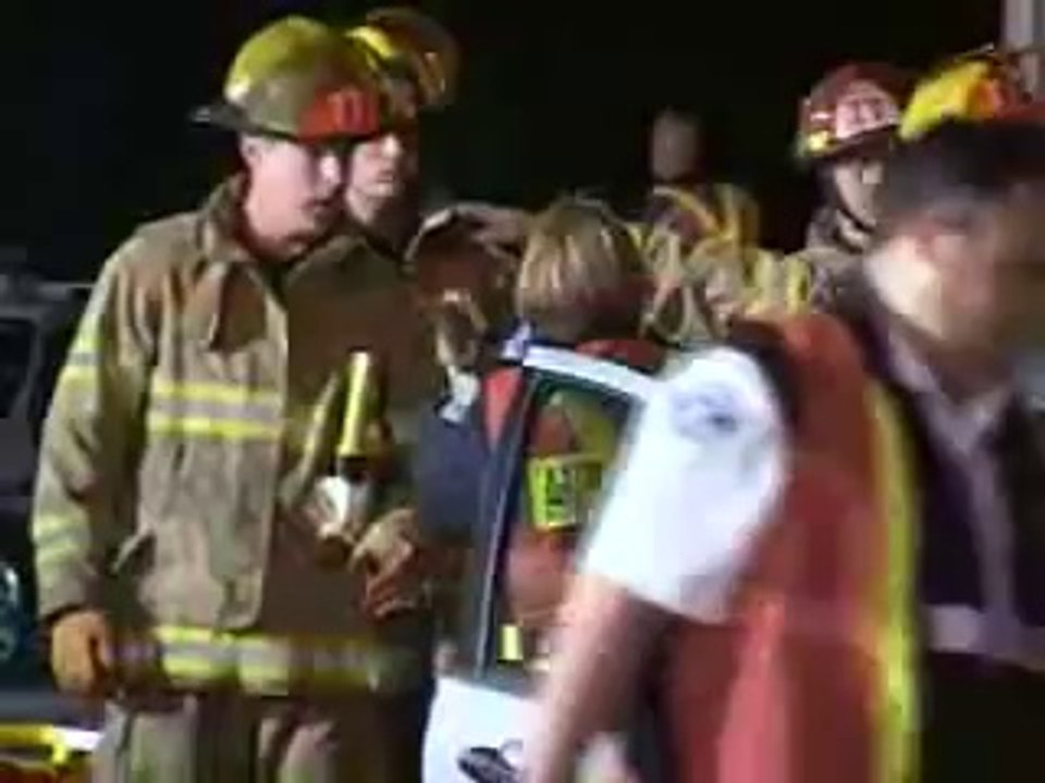 COQUITLAM CAR CRASH RESCUE ON LOUGHEED HWY AND UNITED BLVD.wmv