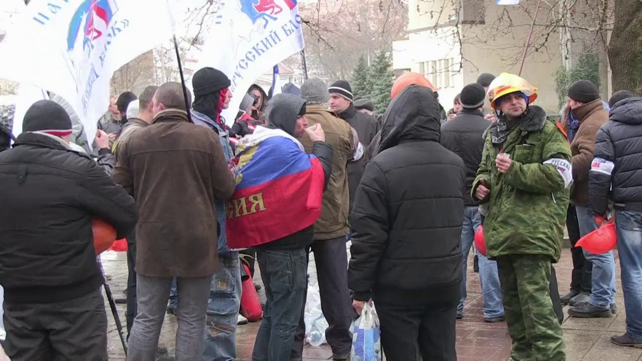 Krise in der Ukraine: Krim-Flughafen besetzt