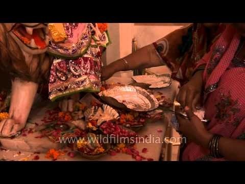 Act of rituals at Birla Mandir on Janmashtami