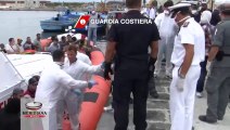 Ancora un barcone con migranti a Siracusa, a bordo anche un morto