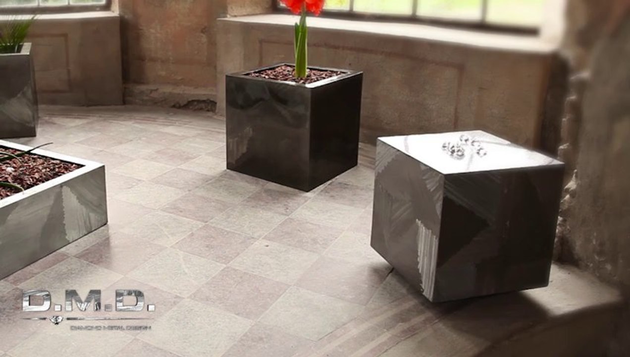 D.M.D. Diamond Metal Design - Smoking Tables