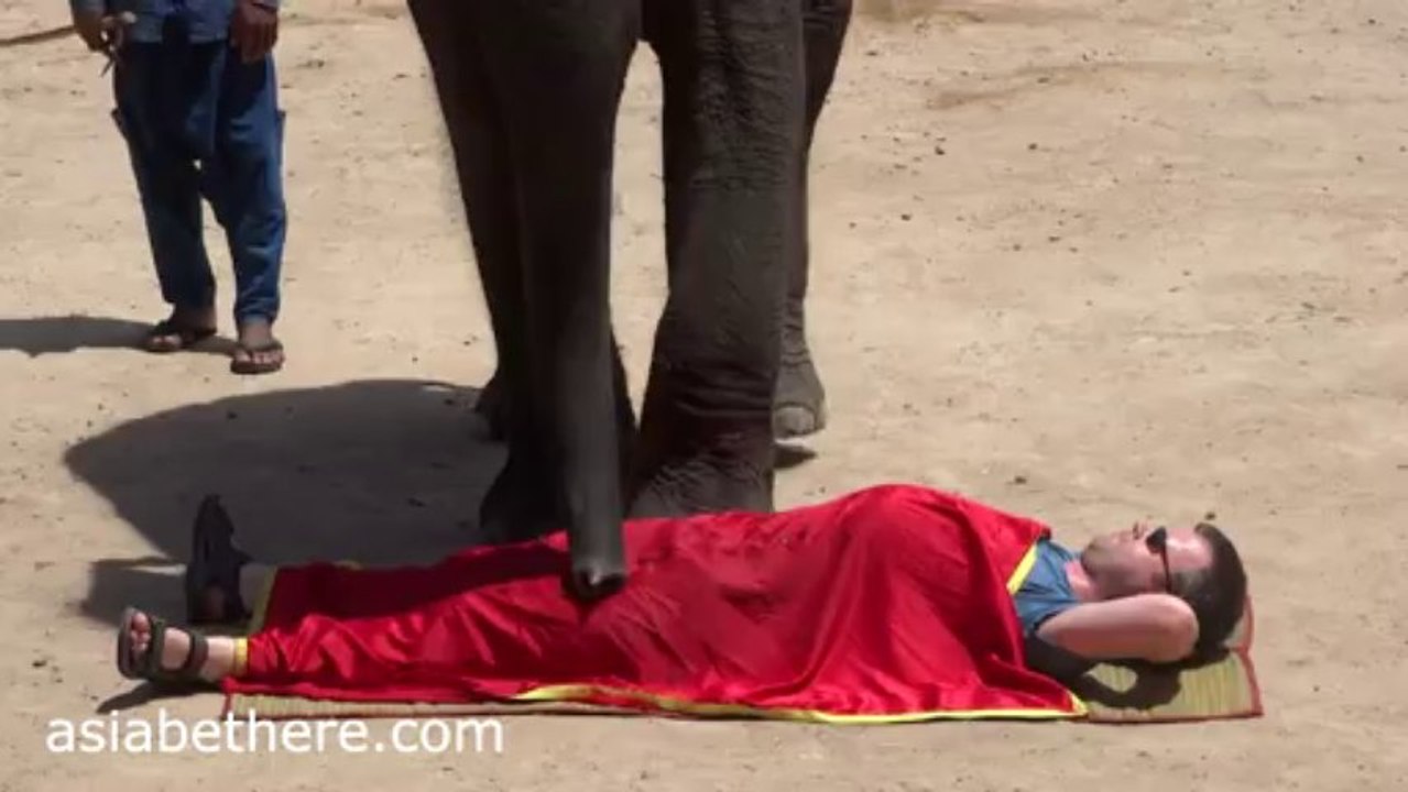 Hua Hin Safari Park Elephant Show, Part V