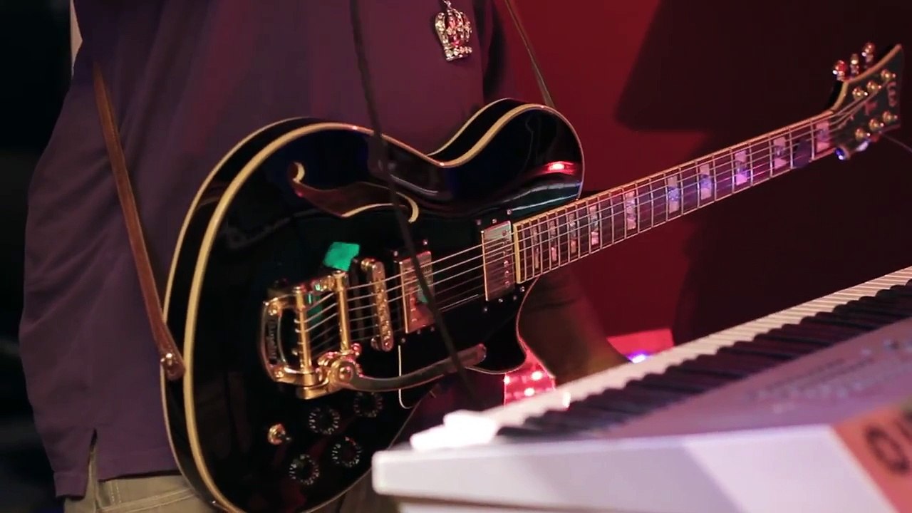 Terrace Martin "Can't Help It" (Tribute To Michael Jackson)