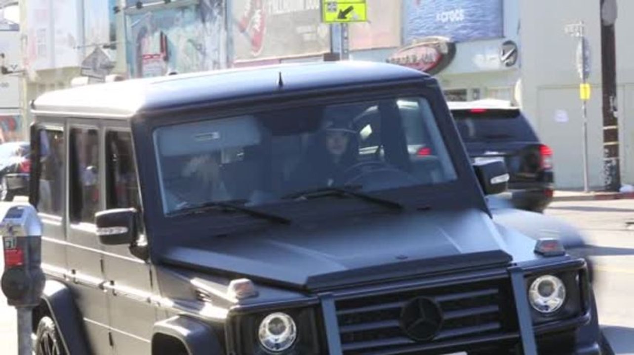 Kylie Jenner hatte ihren ersten Autounfall mit 100.000 Euro Mercedes