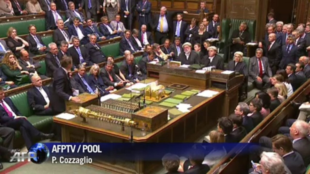 Pleno británico bloquea ataque