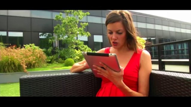 Teaser : la speakerine débarque sur Télé-Loisirs !