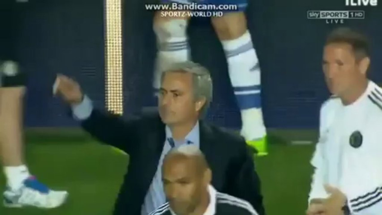 Ο Μουρίνιο λέει στους οπαδούς της Τσέλσι να τραγουδήσουν για τον Αζάρ και όχι γι αυτόν