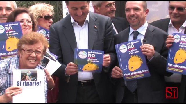 Napoli - Idv lancia la raccolta firme contro il gioco d'azzardo -1- (30.08.13)