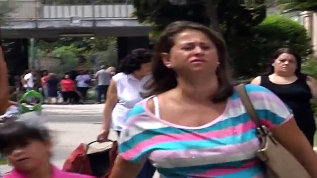 Napoli - Chiusa cappella nel cimitero di Secondigliano, protesta (30.08.13)