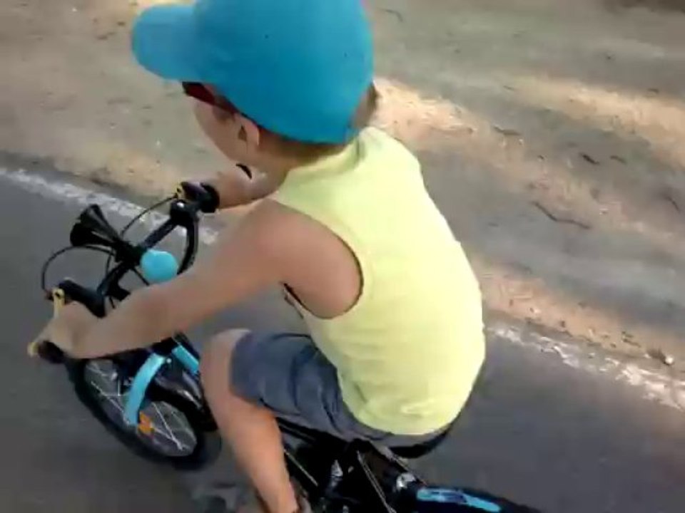 ses 1ers ... Vrais tours de roues