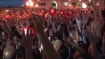 Tunus'ta insan zincirli protesto