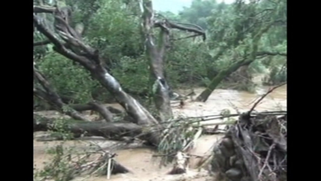 Floods continue to inundate China
