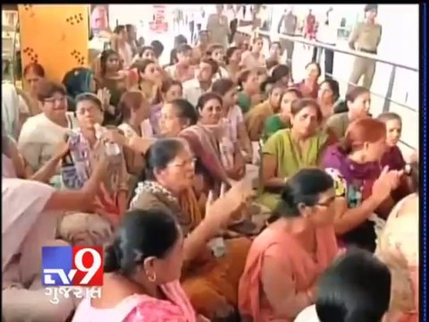 Tv9 Gujarat - Asaram bapu's supporters raise slogans at Delhi airport